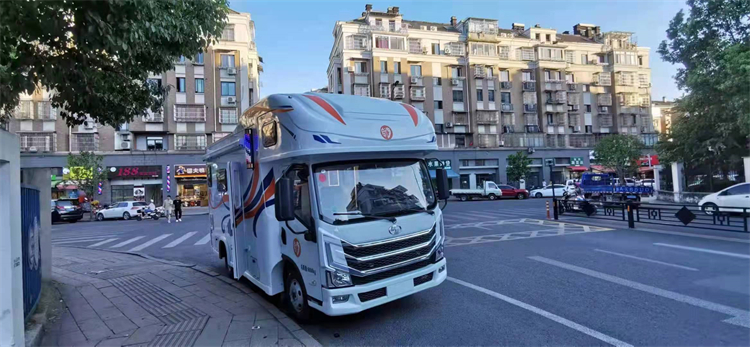 流动理发车厂家 支持分期定制 美容美发车图片价格