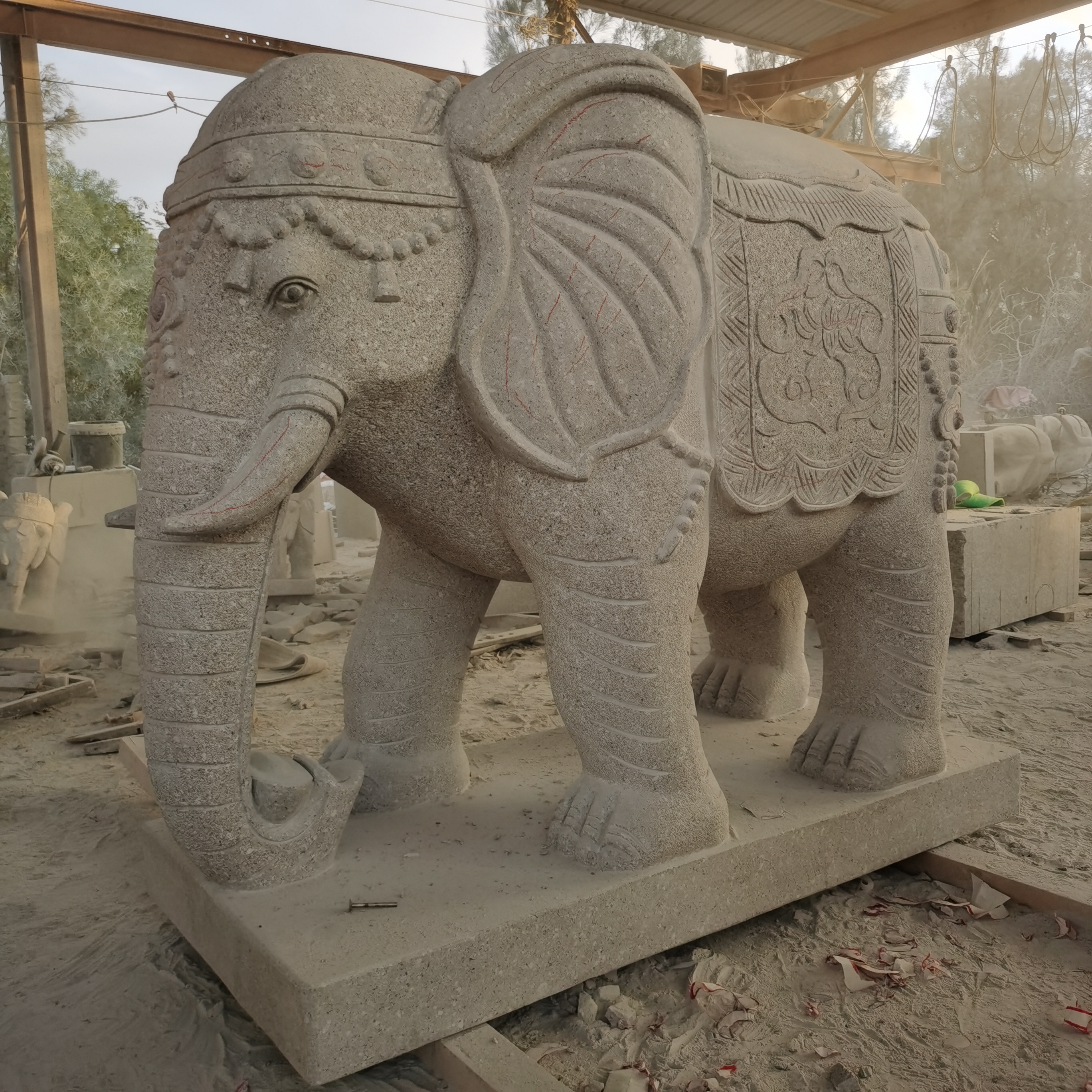 石雕大象汲水纳财的大象石雕大象石雕图片大象雕刻