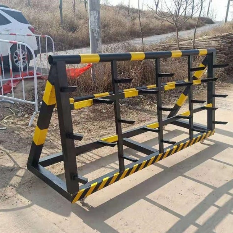 亚匠金属三角形拒马公路护栏可移动路障栏移动道路栏杆