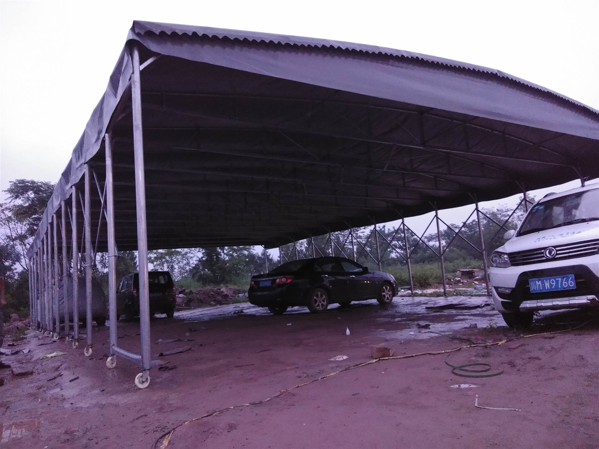 德阳什邡市定制大型推拉雨篷移动停车棚厂家质量可靠