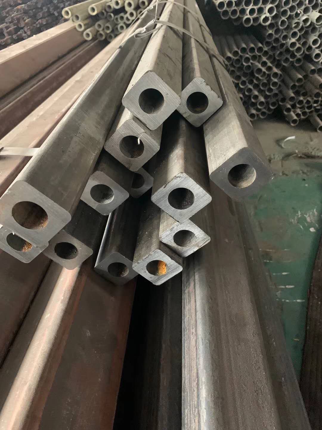 山东冷拔异型管外方内圆无缝管外六角钢管