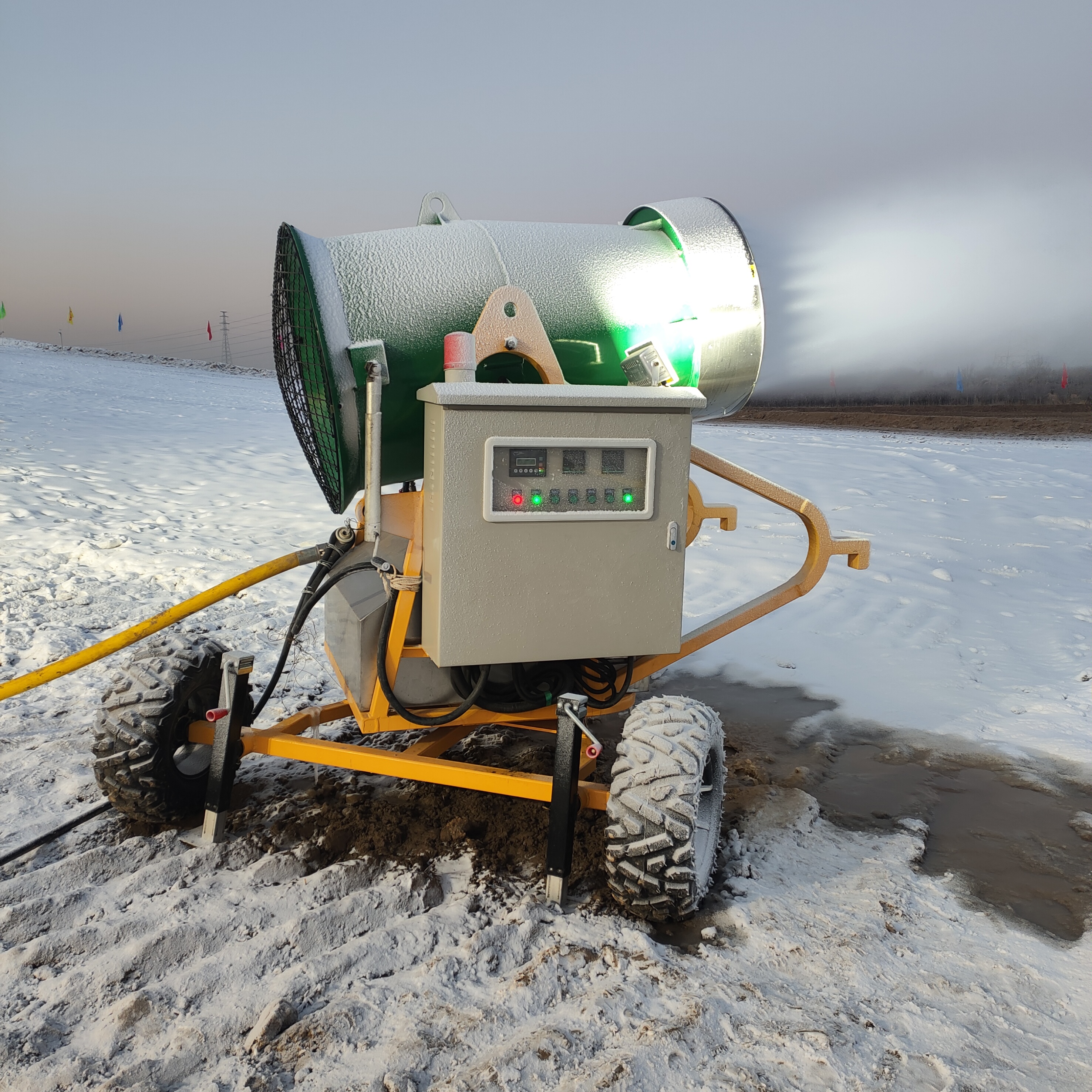 全新履带人工造雪车大型室内外场可用造雪机户外大功率多地形造雪机