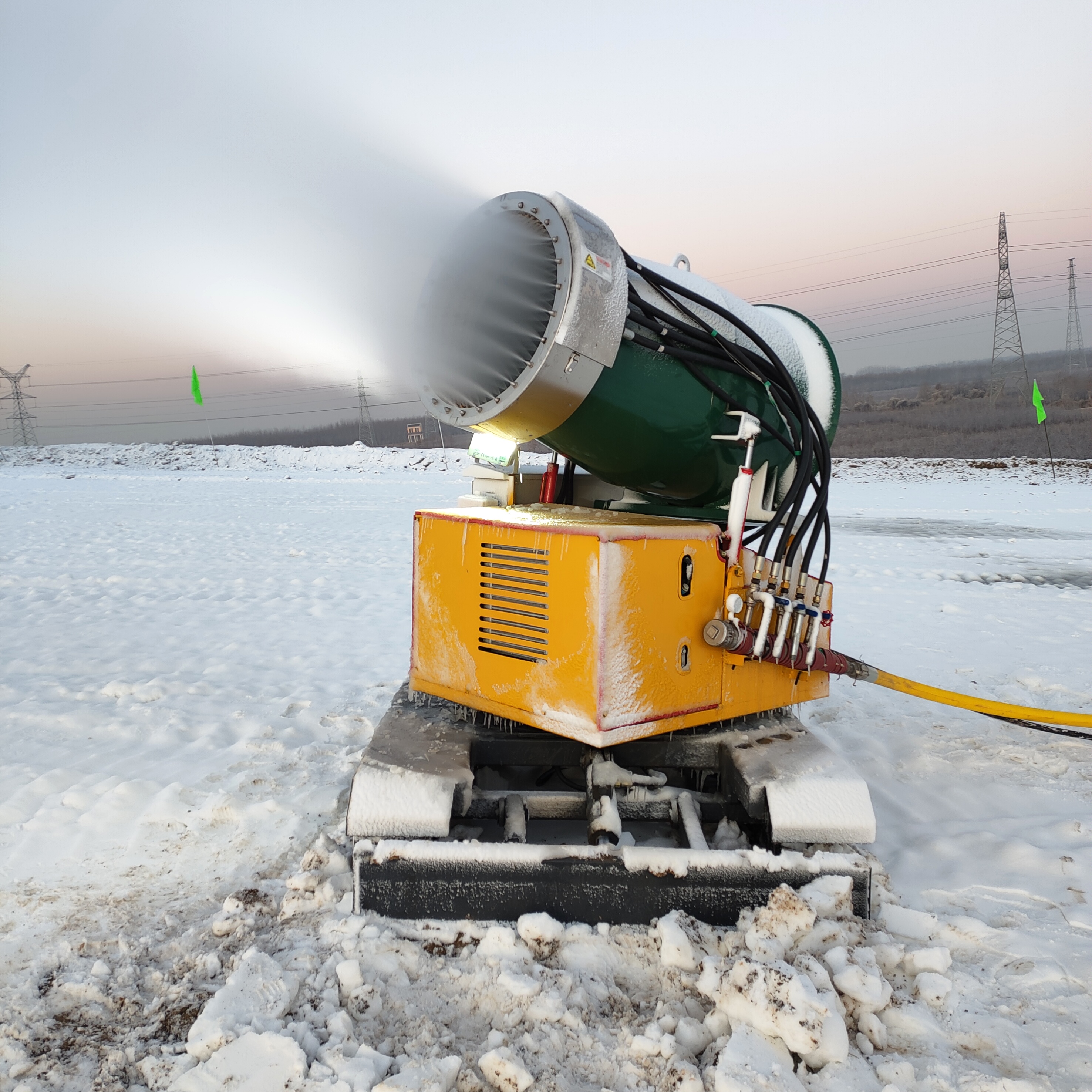 室内冰雪乐园人工造雪设备 大型喷射造雪机 出售炮式造雪机造雪机