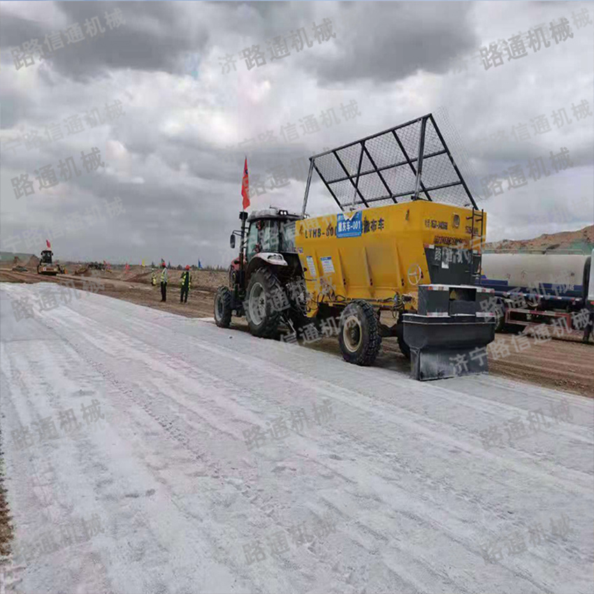 道路撒灰机白灰撒灰车自走式灰料撒布机工程铺灰车