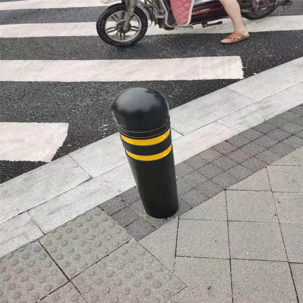 厂家直售橡胶路障黄黑橡胶路桩防腐防锈安装简单