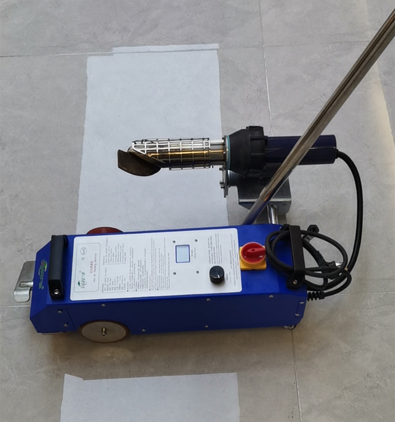 喷绘布热风拼膜机 3600wpvc防水卷材热风焊接机济南