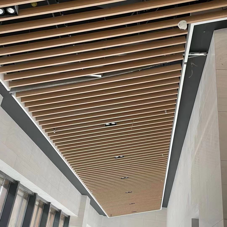 25x100mm铝方通金华小区走廊大厅u型吊顶铝方通木纹铝方通