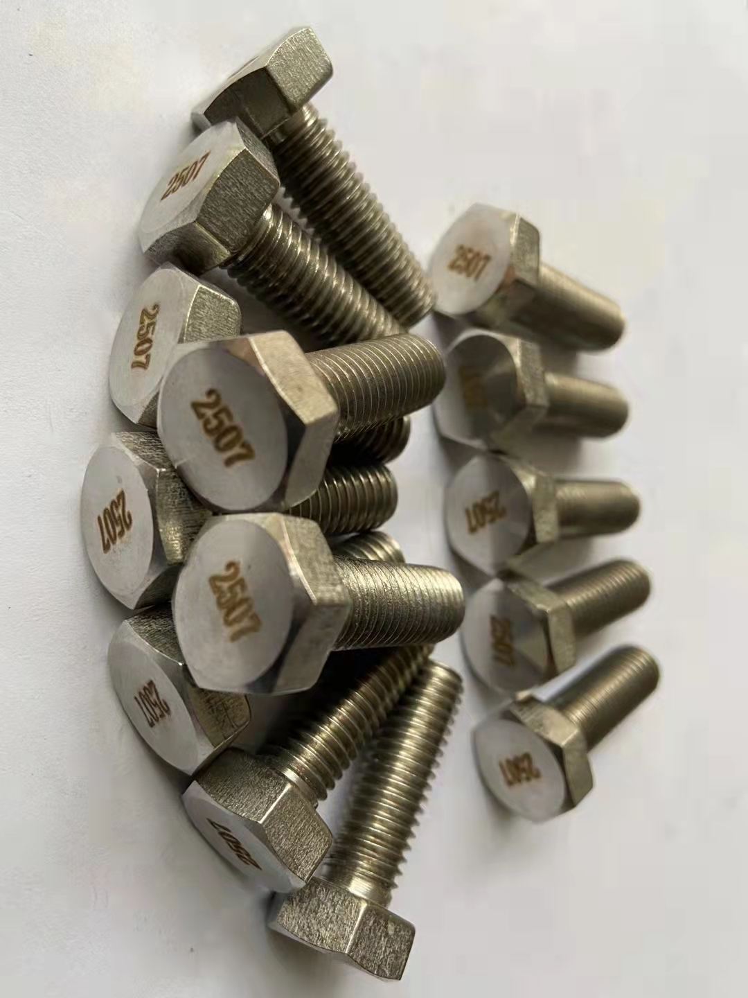 2507不锈钢螺栓2507不锈钢六角螺栓2507不锈钢螺栓供应