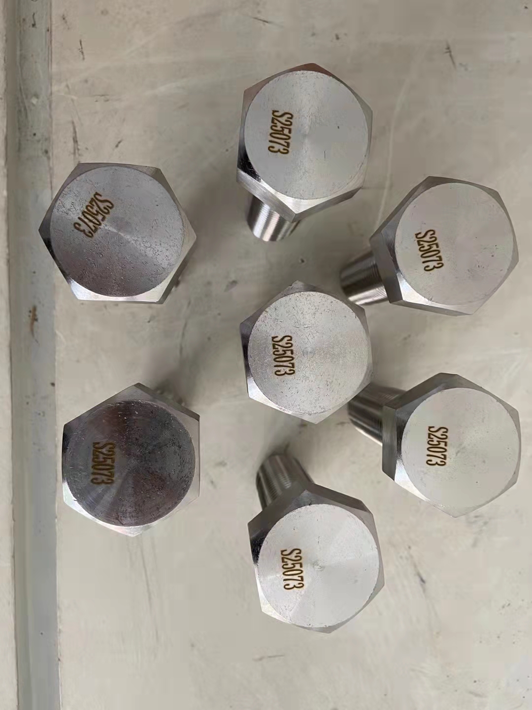 2507不锈钢螺栓2507不锈钢六角螺栓2507不锈钢螺栓供应