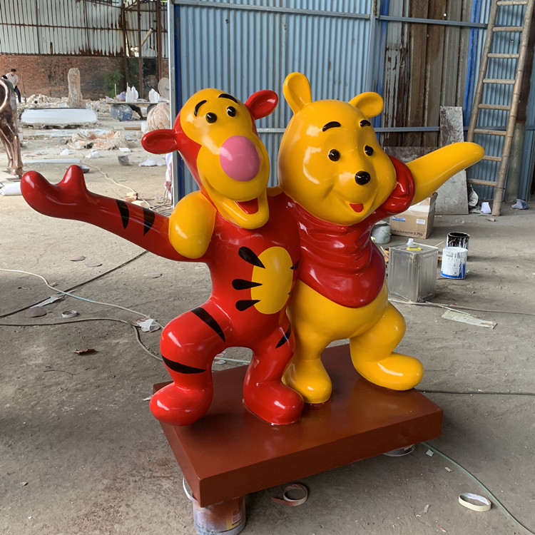 游乐场玻璃钢维尼熊雕塑 卡通动物造型雕塑