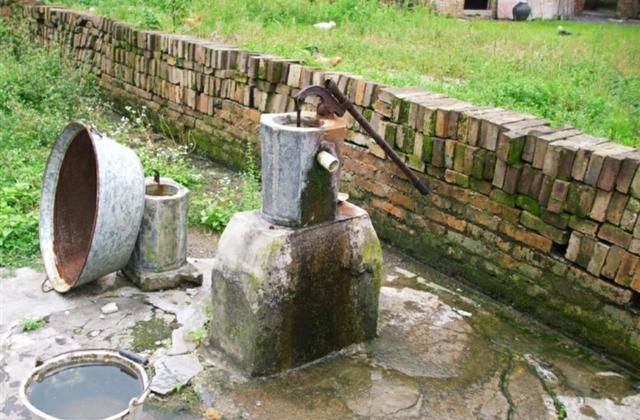 打井石头有水图片图片