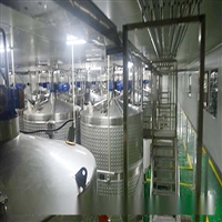 小瓶水生產(chǎn)加工設(shè)備時(shí)產(chǎn)2000-9000瓶每小時(shí)全自動礦泉水設(shè)備