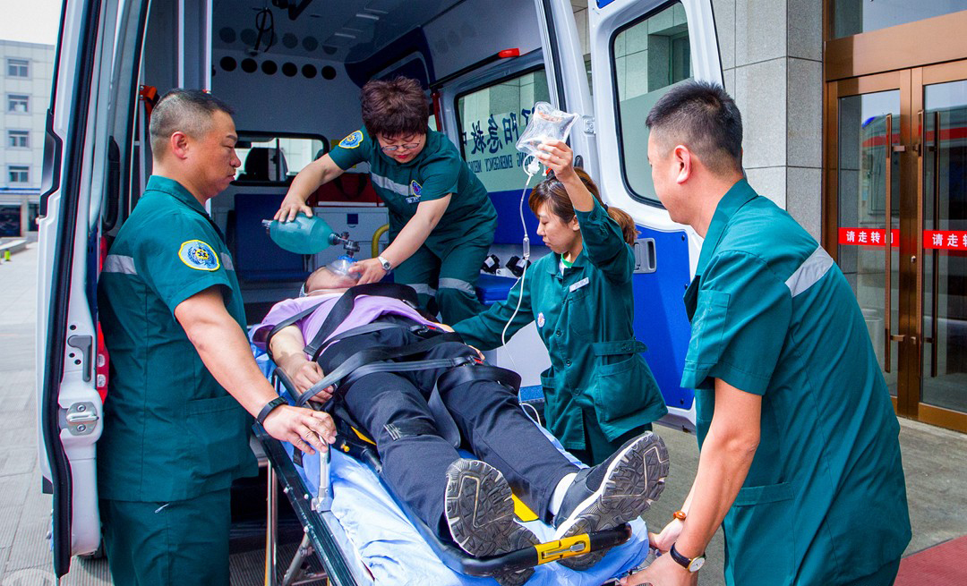 顺义病人出院长途救护车出院救护车送回家24小时服务