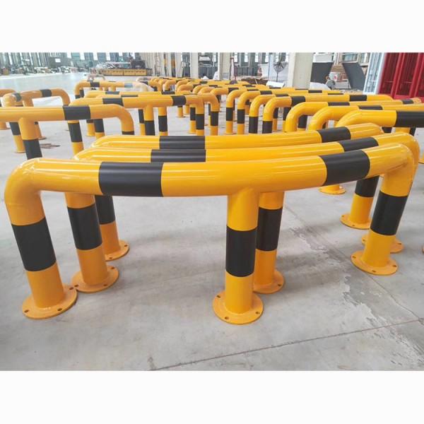 加油站弧形防撞护栏青青新禾特价可定制河南中石油防撞柱免费上门指导