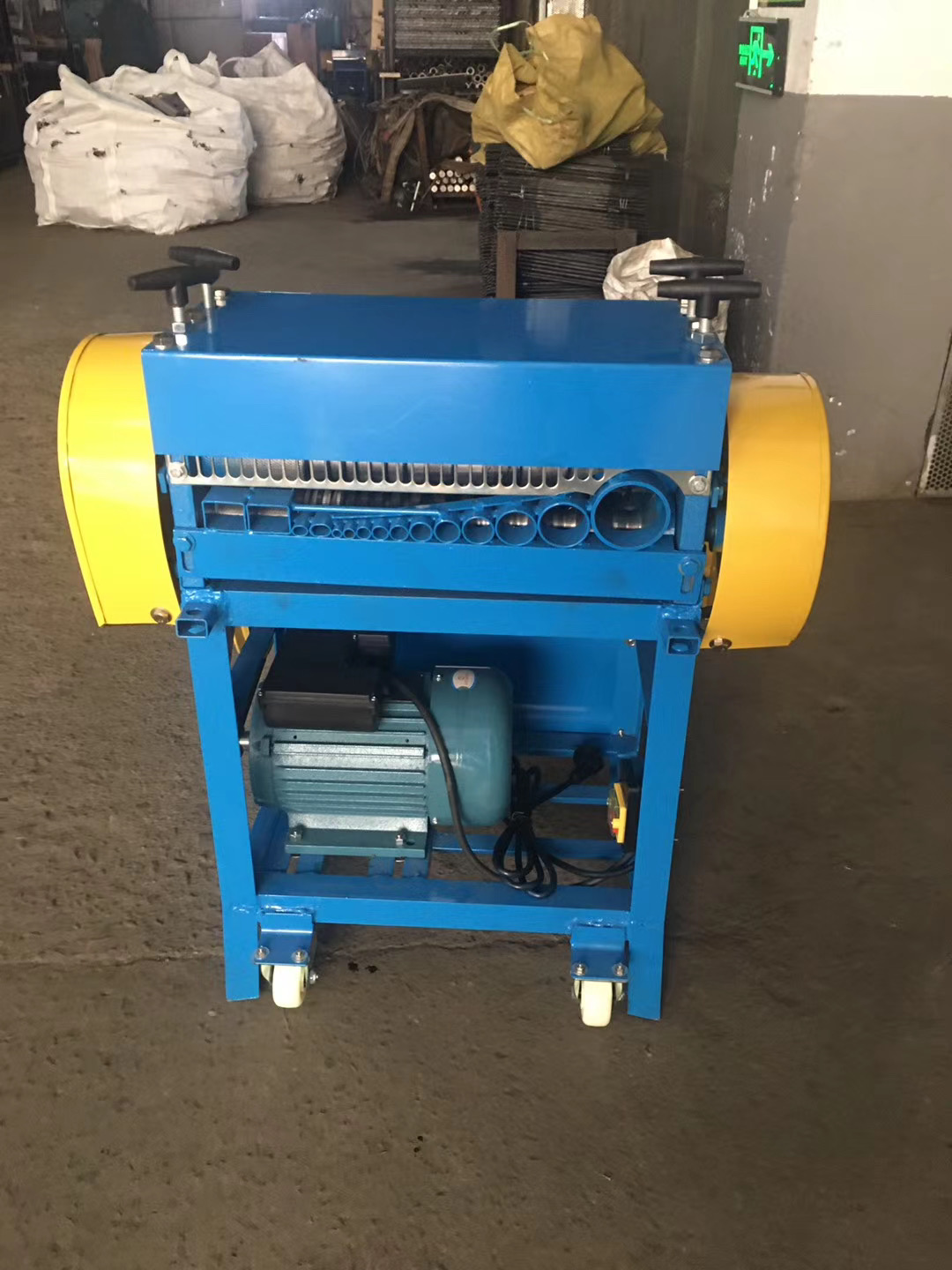 济宁市鼎诚工矿设备有限公司 产品展厅 >鼎诚 小型废旧电线电缆铜线