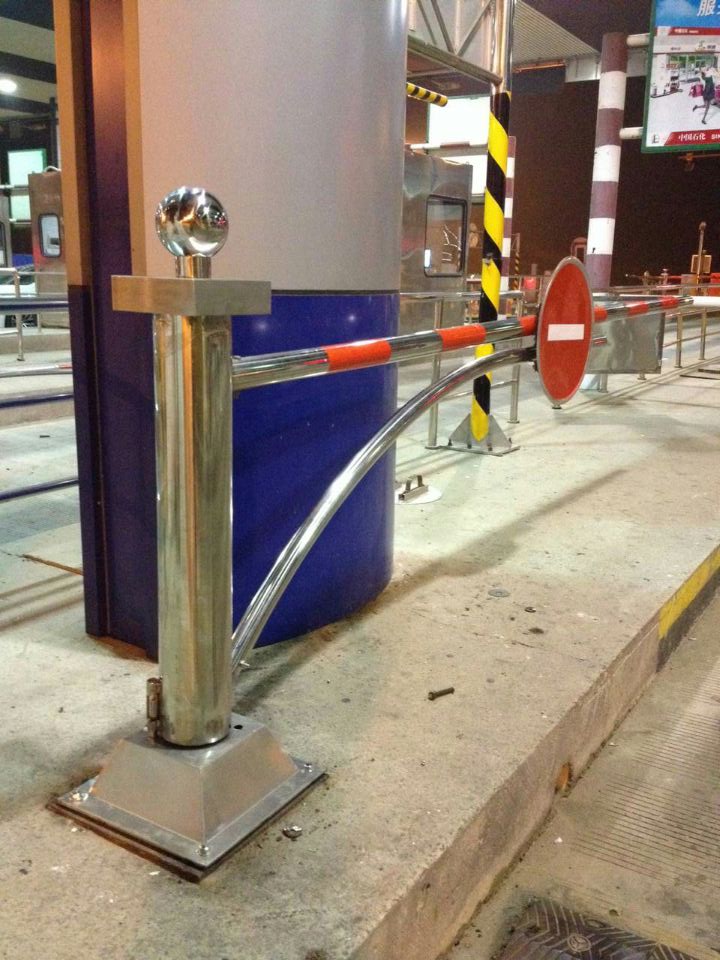 开封手动封道栏杆机新乡不锈钢封道机焦作收费站挡车器
