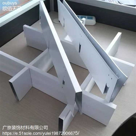 深圳會展中心隔斷吊頂鋁格柵天花
