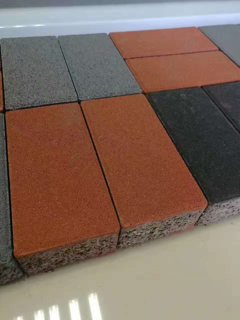 透水砖仿石材透水砖芝麻灰透水砖地面砖