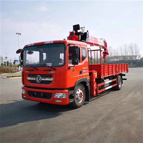 8吨随车吊 东风多利卡D9单桥 可带爬梯 国六 玉柴200马力 可选康机