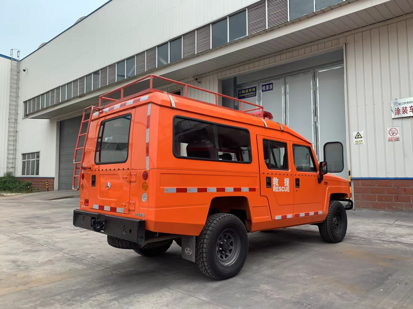 森林消防车北京吉普供水消防车四驱越野森林消防车