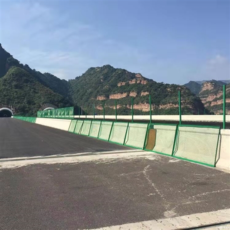 六安防拋網(wǎng)A鐵路護(hù)欄網(wǎng)A水泥護(hù)欄A角鋼方管生產(chǎn)廠A河北國(guó)勤