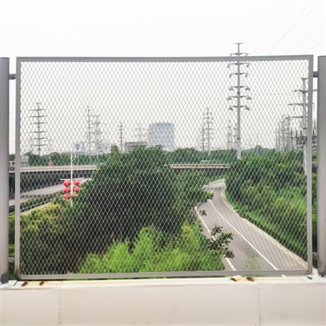 六安防拋網(wǎng)A公路護(hù)欄網(wǎng)A光伏圍欄A高頻焊接牢固廠家A河北國勤