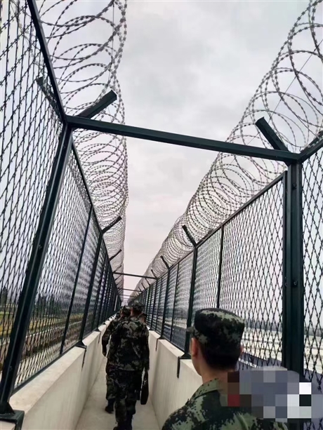 淮南防抛网A水库护栏网A高速隔离网A1.5*2米尺寸图片大全A河北国勤