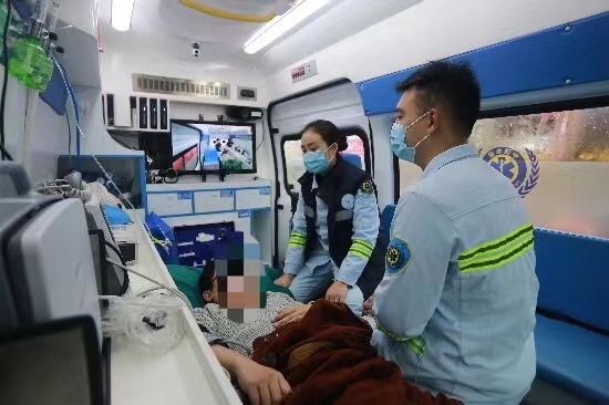 北京长途救护车转运病人,出院转院接送病人