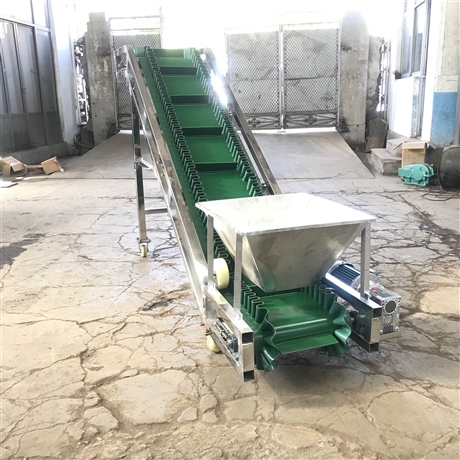 大倾角皮带输送机厂家wq888移动式大倾角输送机