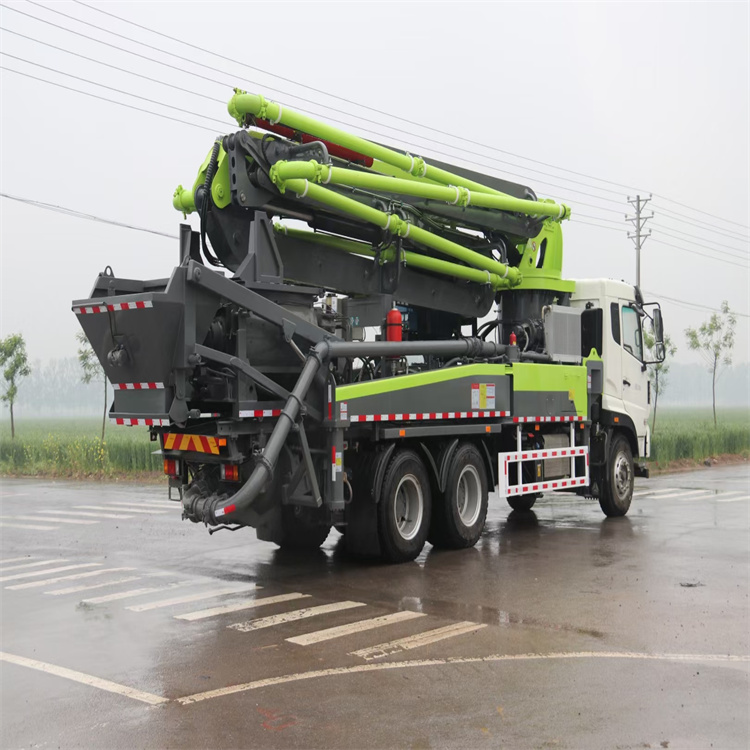 东风鑫达河南混凝土搅拌一体泵车可试车看工地44米混凝土搅拌一体泵车