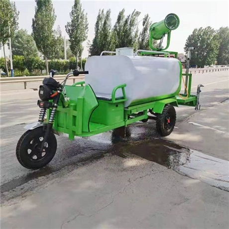 黑龍江佳木斯三輪抑塵高炮灑水車 湖北恩施環(huán)保除塵灑水車