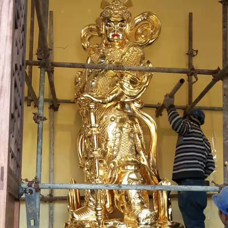 佛像贴金师傅对贴金箔工艺的心得