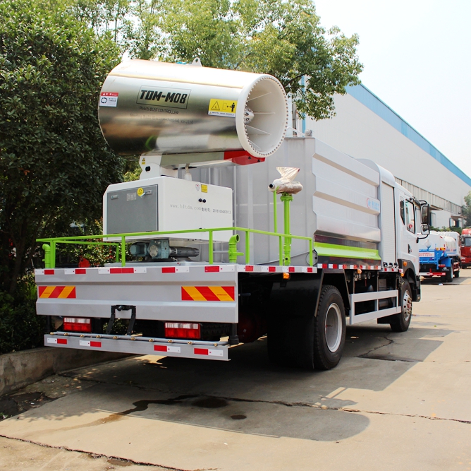 湖北东风多利卡d9抑尘车 程力12方多功能洒水喷雾车