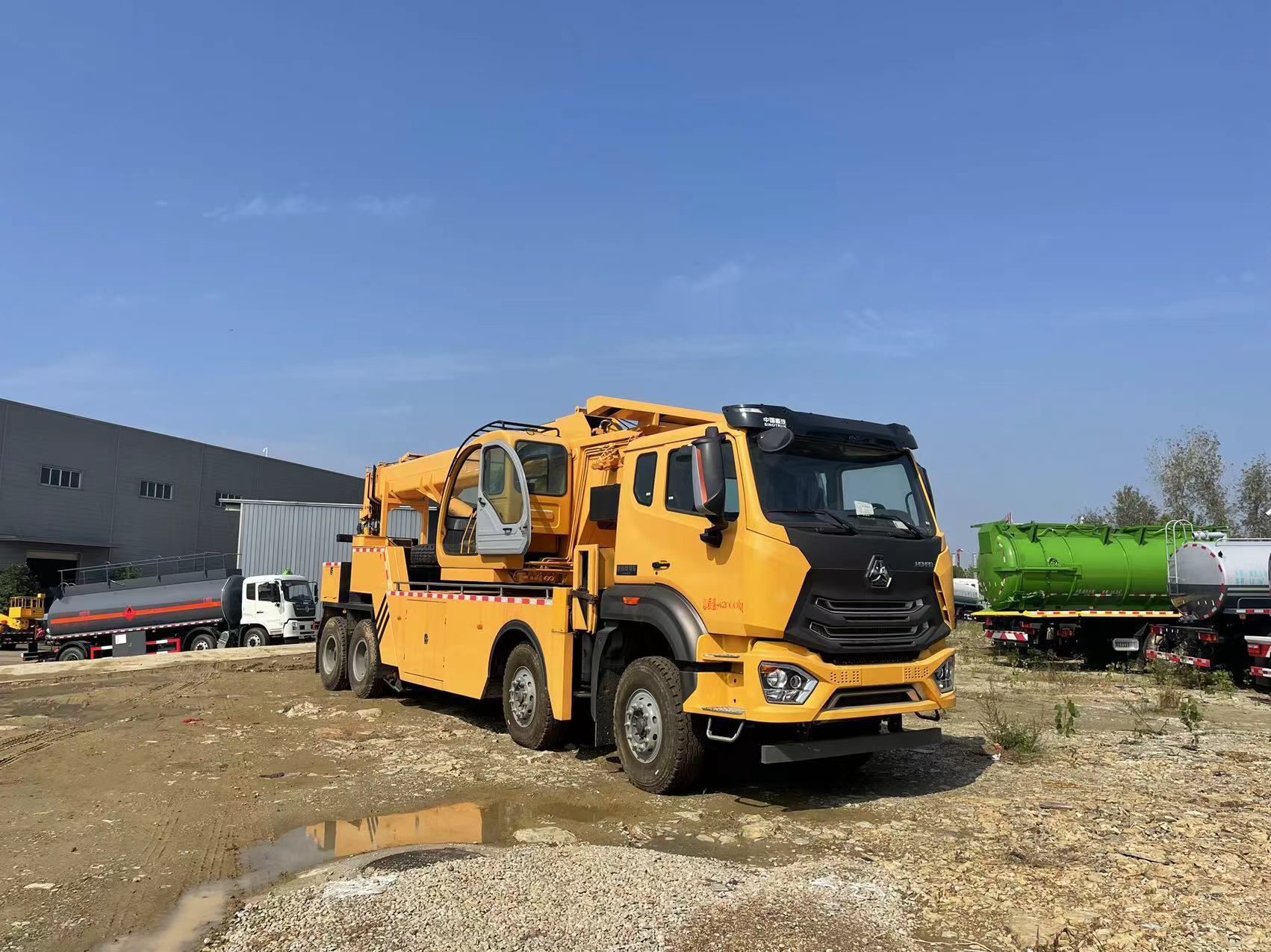 高速路施救车重汽豪翰前四后八405马力百吨王