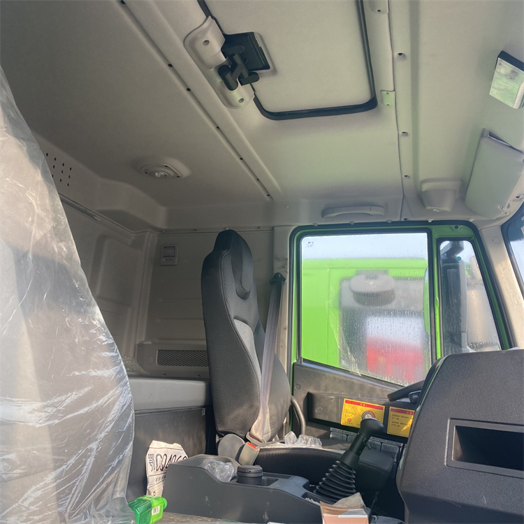 出售二手前四后八翻斗车国五土方运输自卸车德龙翻斗自卸车