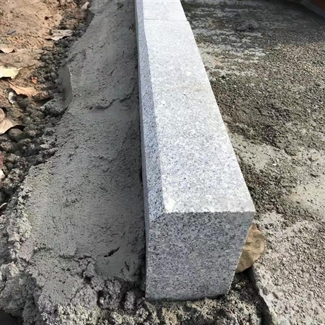 湖北路沿石石材厂家 花岗岩批发 路沿石厂家 芝麻灰石材