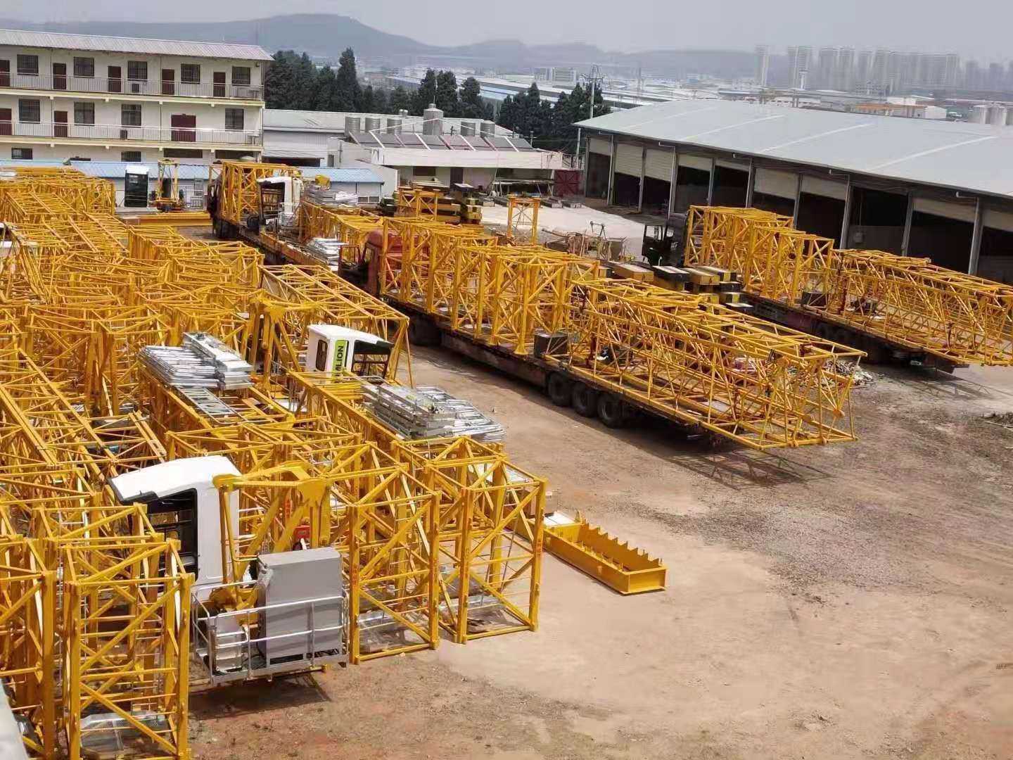 云南塔吊电梯设备租赁有限公司