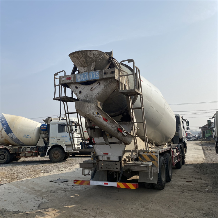 出售二手水泥搅拌车混凝土搅拌运输罐二手豪沃大20方混泥土搅拌车
