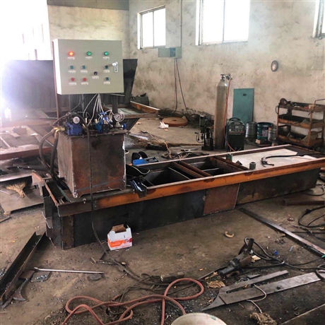 多功能梯形排水溝滑膜機 公路硬化矩形邊溝的機器 梯形溝渠成形一體機
