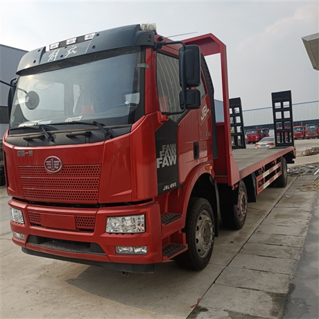 解放J6小三轴 拉150挖机上高速不超载 板长8.5米 二手挖机拖车