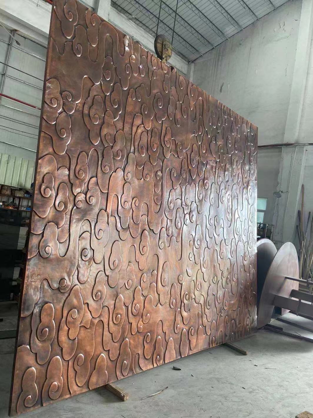 传统祥云图案铝板壁画铝艺雕刻祥云花纹做旧红古铜背景墙