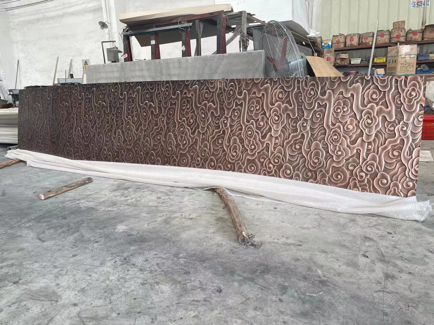 传统祥云图案铝板壁画铝艺雕刻祥云花纹做旧红古铜背景墙