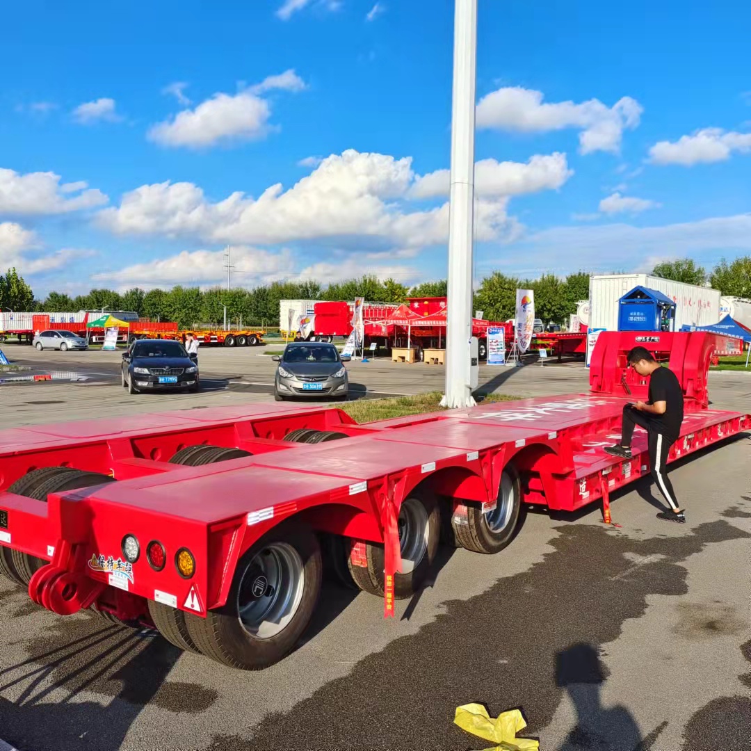 三线六轴低平板半挂车重型低平板半挂车结构梁山挂车