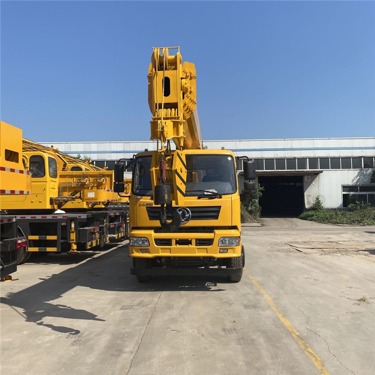 25吨东风风神吊车国六排量油电两用吊汽车吊建筑工程用