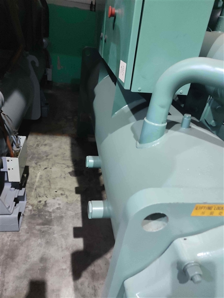 出售二手1060KW约克水冷螺杆式冷水机组，承接工厂拆除