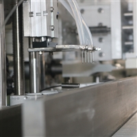 全自动眼药水灌装机，滴眼液灌装机械，护眼液灌装机，非标定制