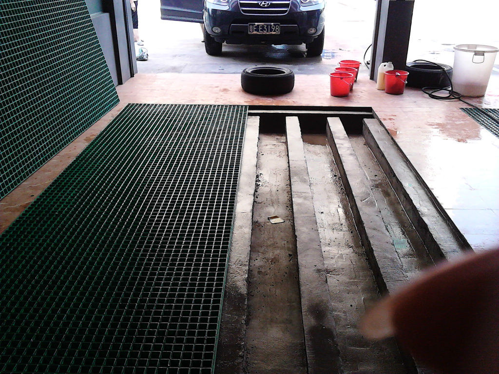 洗车房地格栅