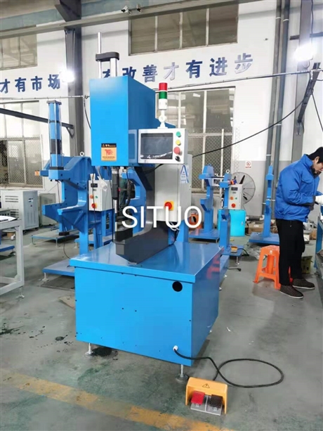 径向压铆机 整机铸钢 大吨位铆接设备 厂家直供 无锡思拓铆接机