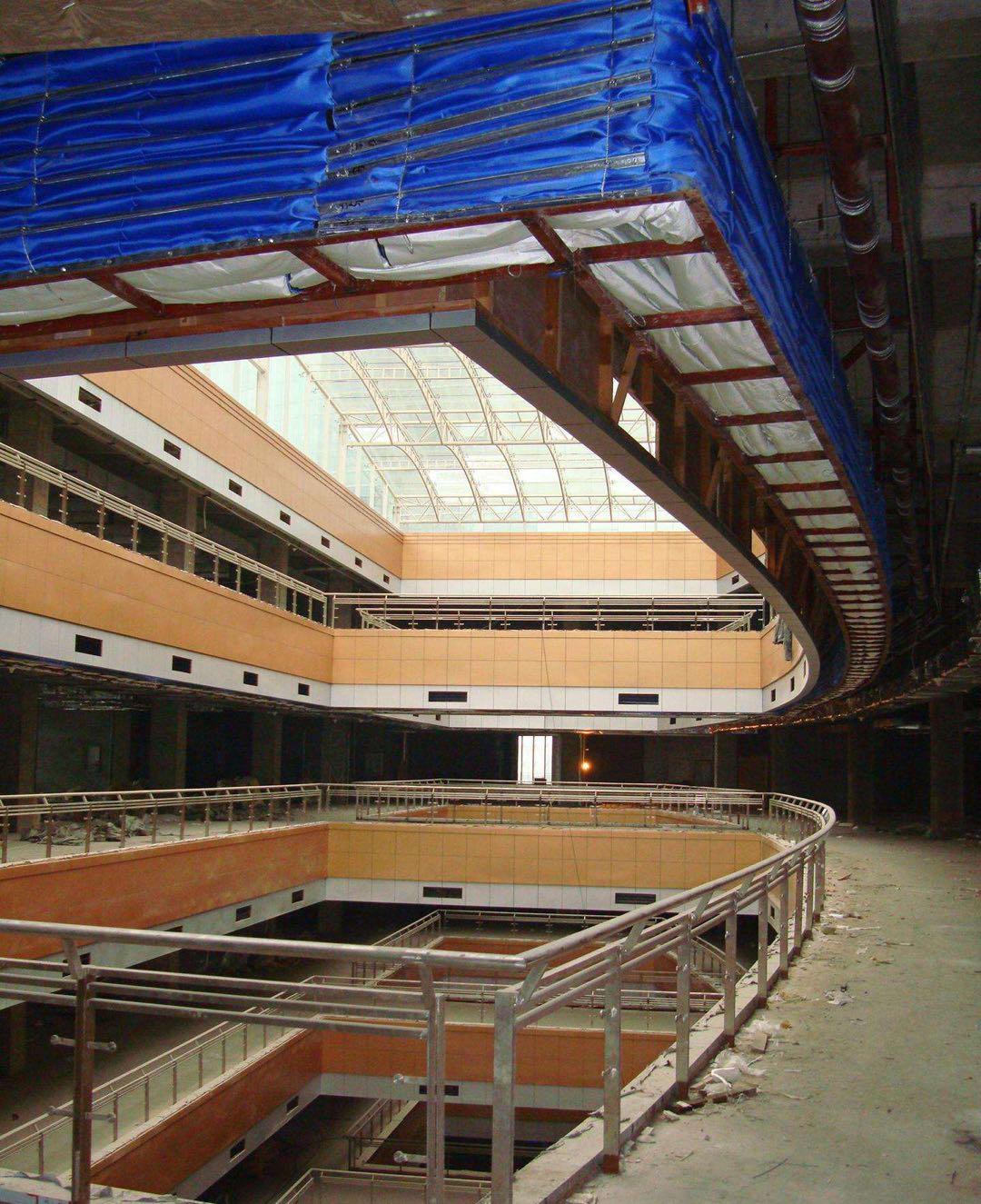 任丘特级防火卷帘门天井