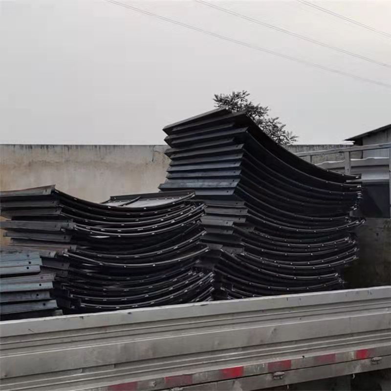 人工挖孔桩吊运机组合护壁钢模板